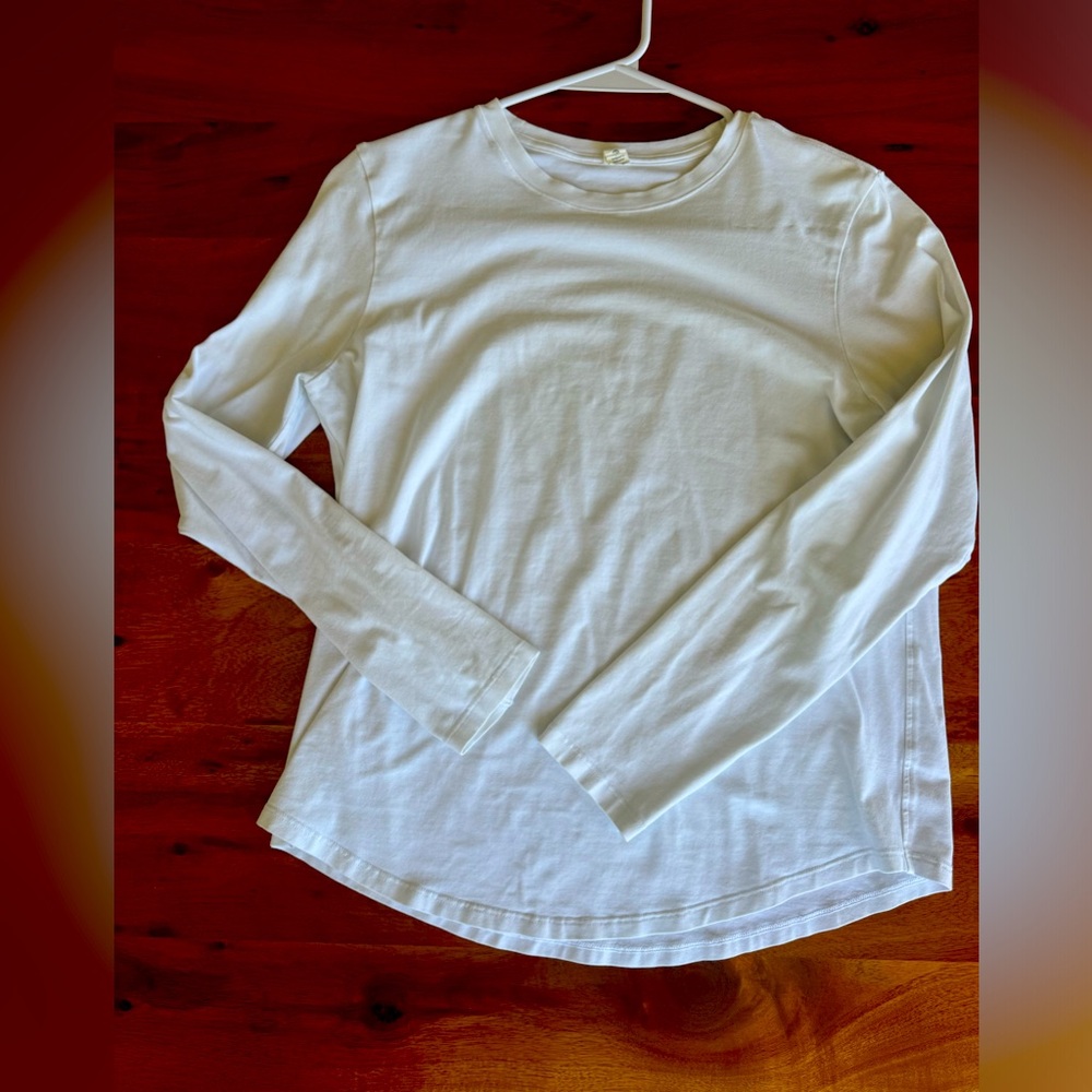 Lululemon white long sleeve tee